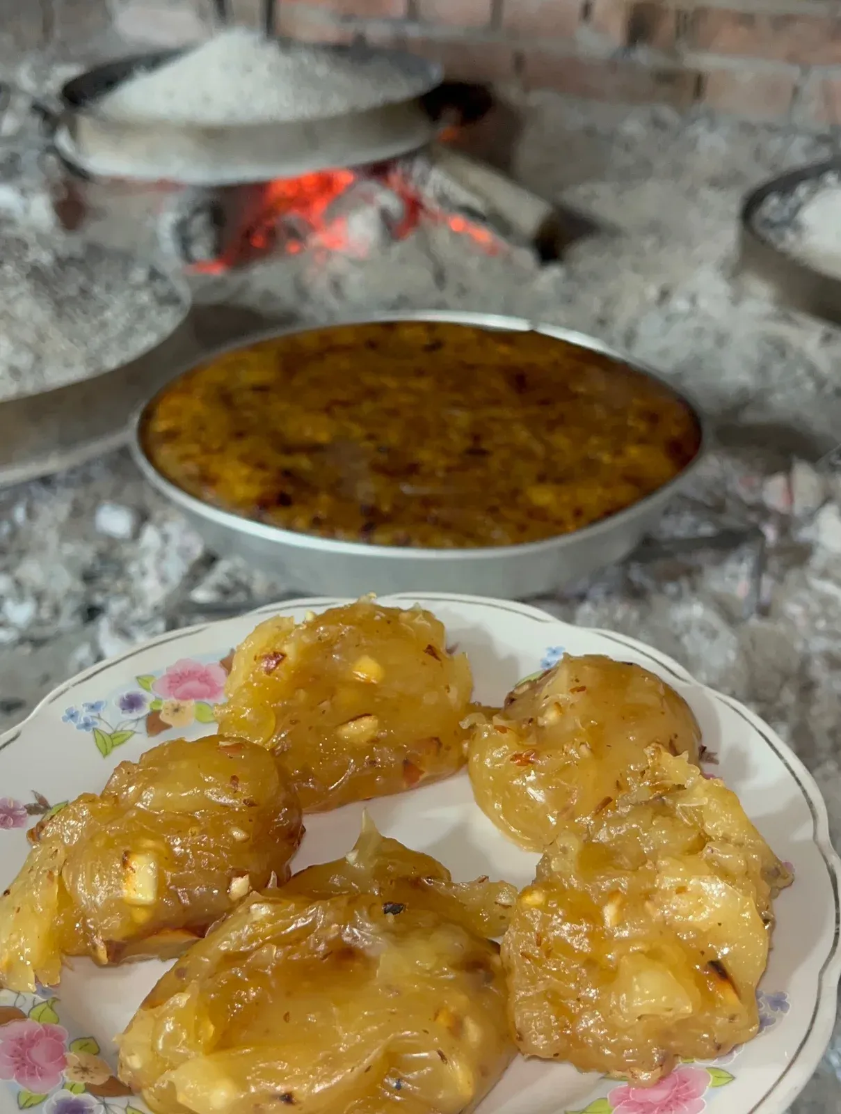 Shkurti iku aq shpejt sa mezi arrita të mbledh këto momente të punës në… — Ëmbëlsira, pamja 6