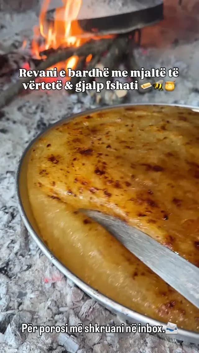 Revani e bardhë me mjaltë të vërtetë & gjalp fshati E realizuar sipas… — Porosi