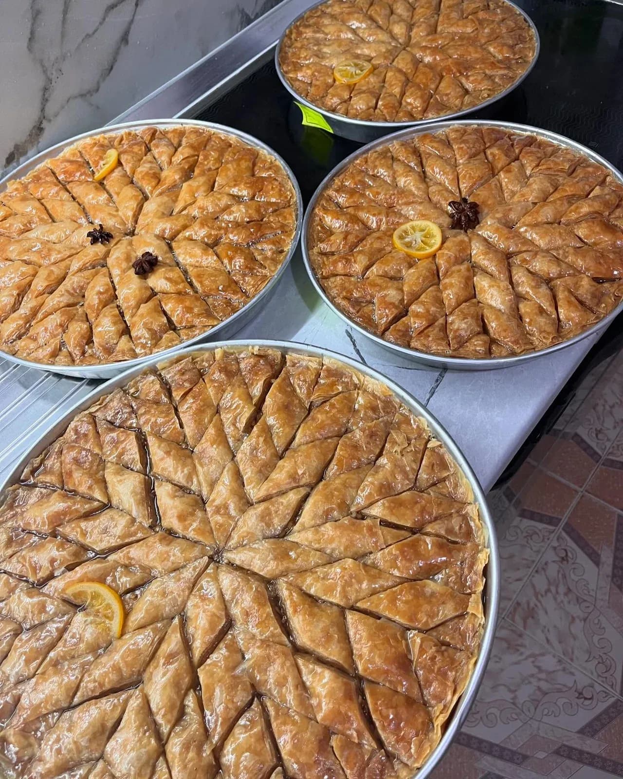 Faleminderit që na zgjodhët për të ëmbëlsuar festat tuaja me bakllavan dhe… — Ëmbëlsira, pamja 3