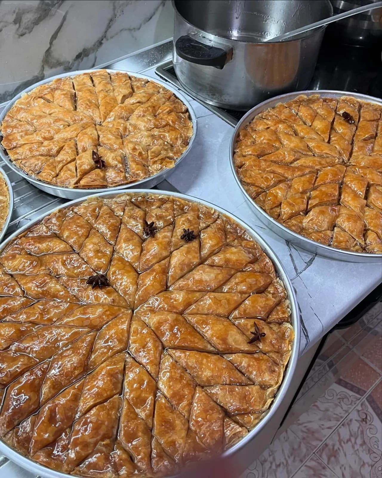 Faleminderit që na zgjodhët për të ëmbëlsuar festat tuaja me bakllavan dhe… — Ëmbëlsira, pamja 9
