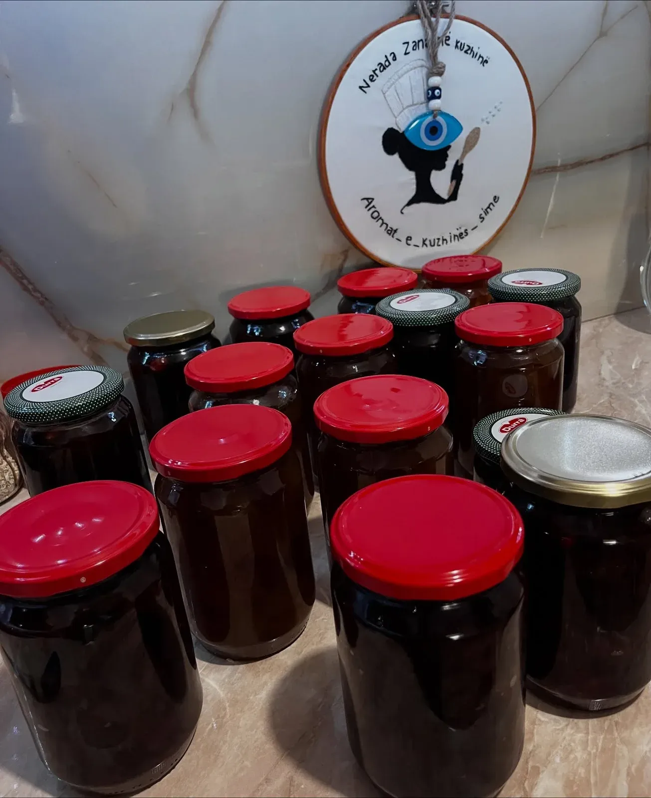 Një javë mes aromash saçi dhe punësh me zemër Çdo ditë nis herët mes… — Procesi, pamja 14