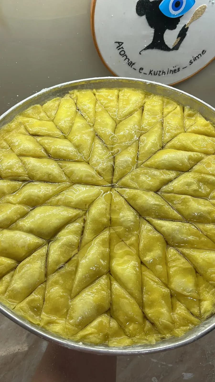 Bakllava shtëpie E punuar me gjalpë fshati që ndihet në çdo kafshatë Brumë… — Procesi