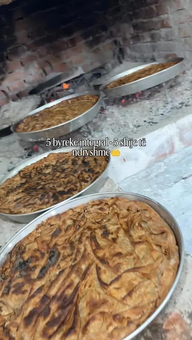 5 byrekë integral • 5 shije të ndryshme Me gjizë, spinaq, lakra të egra,… — Nga kopshti