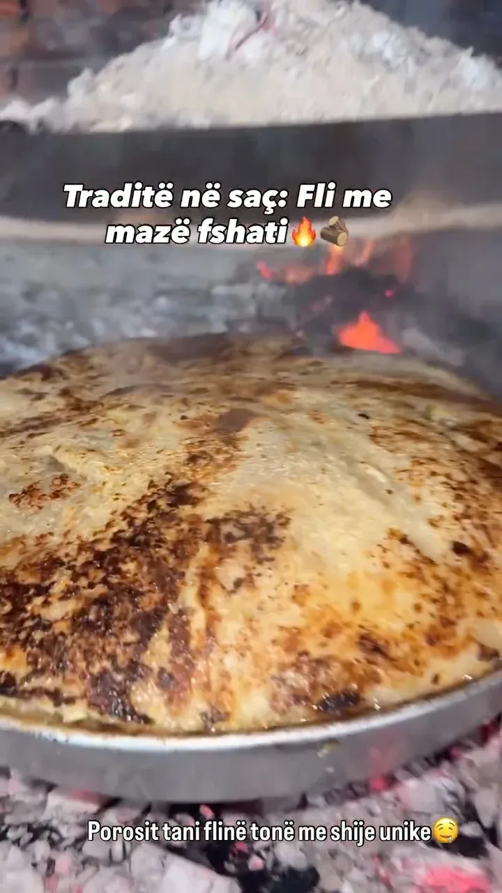Fli në sac, me mazë fshati. — Byrek & flia