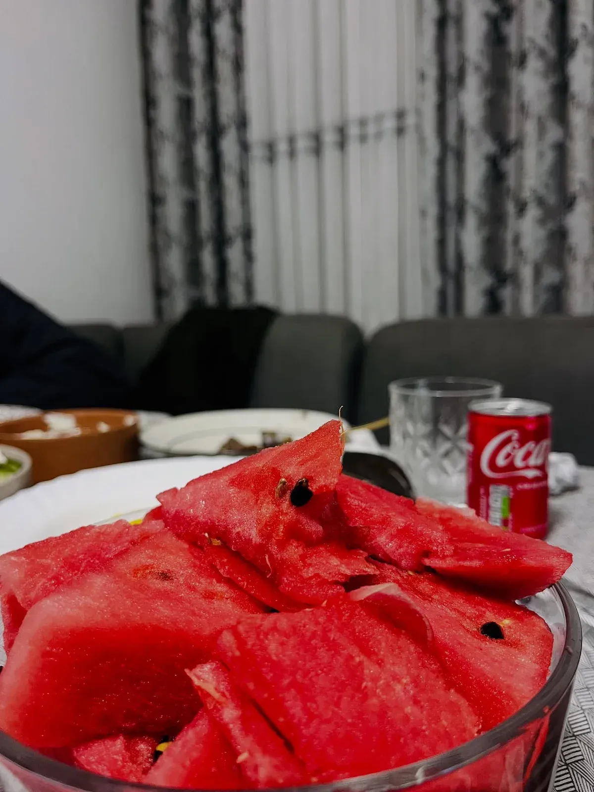 Ka dashuri që s’mund të shpjegohet… vetëm ndjehet. — Tradita, pamja 4