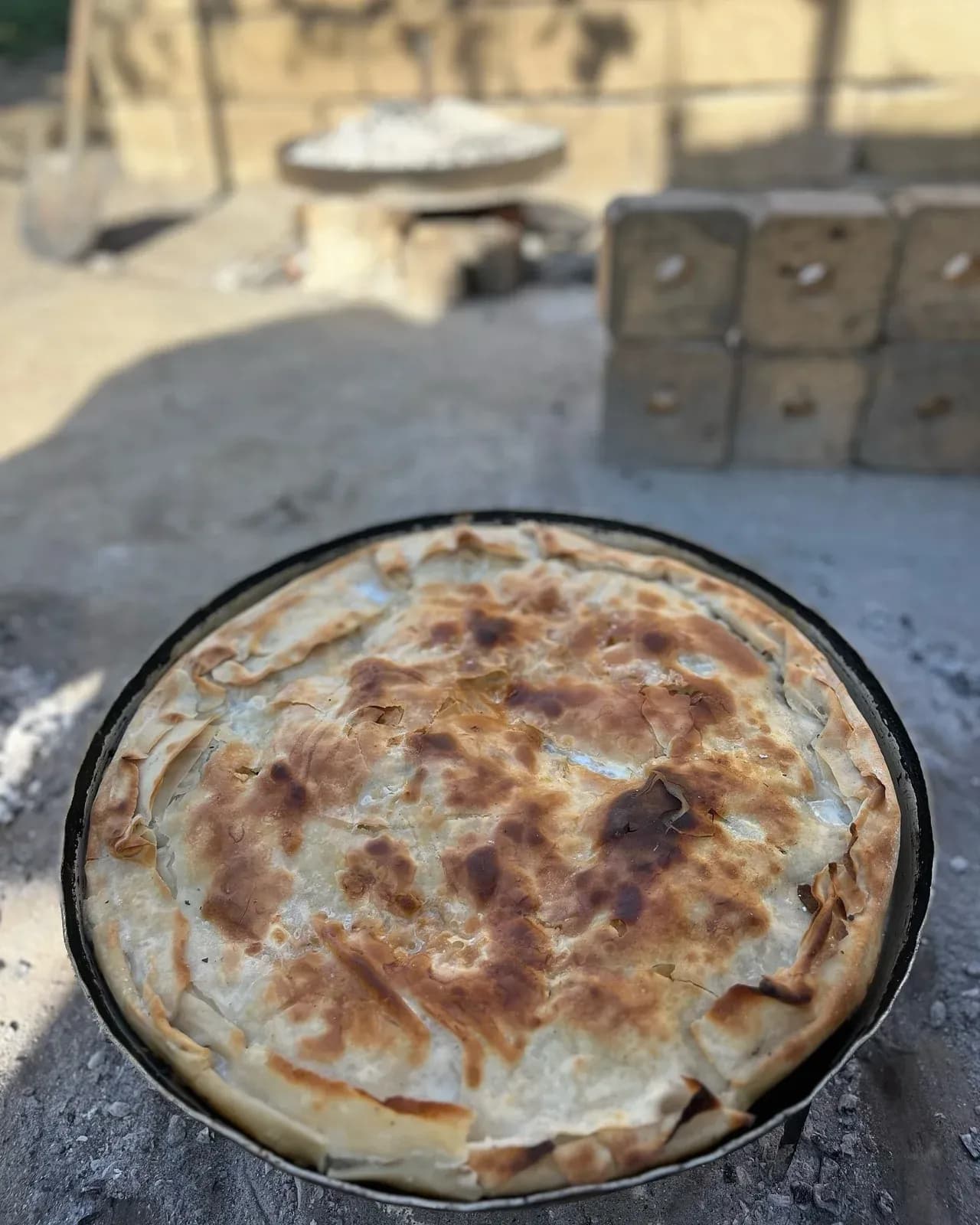 Mirembrema yjeee Gjithe diten duke pjekur sot ,jam lodhur shume I meritoj… — Procesi, pamja 5