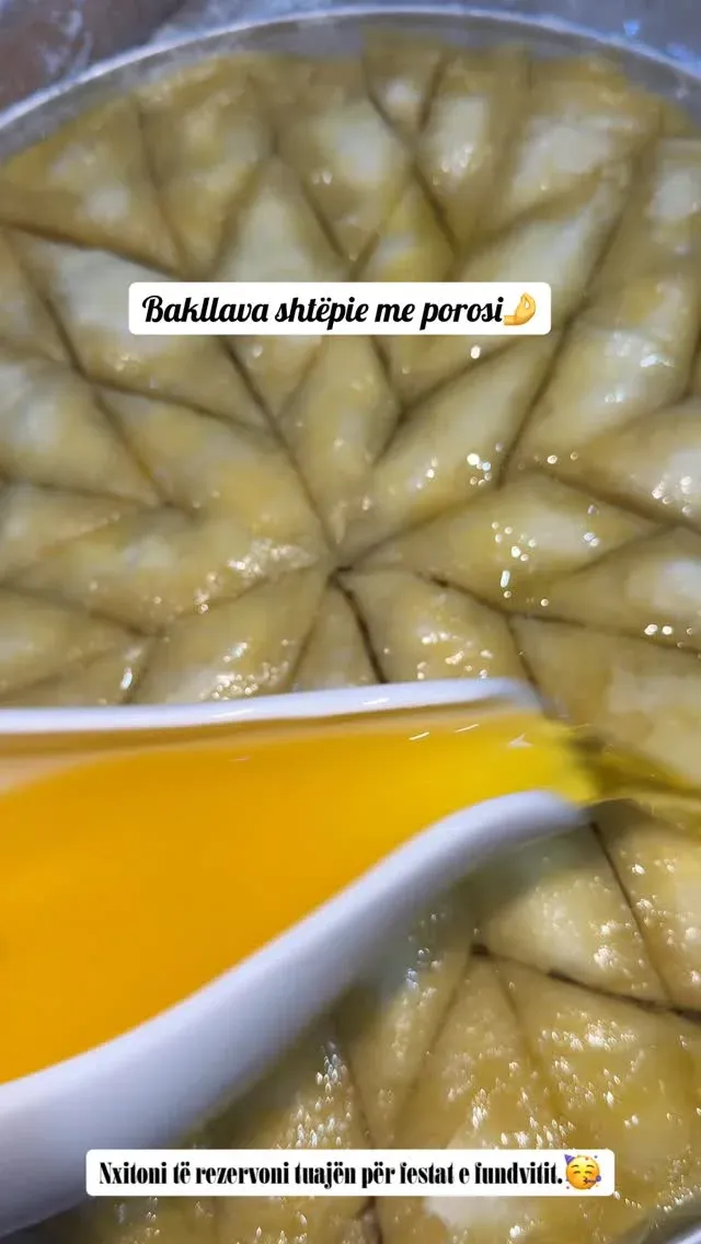 Mirëmëngjesi nga kuzhina ime Këto ditë nisin me përgatitjen e bakllavasë… — Porosi