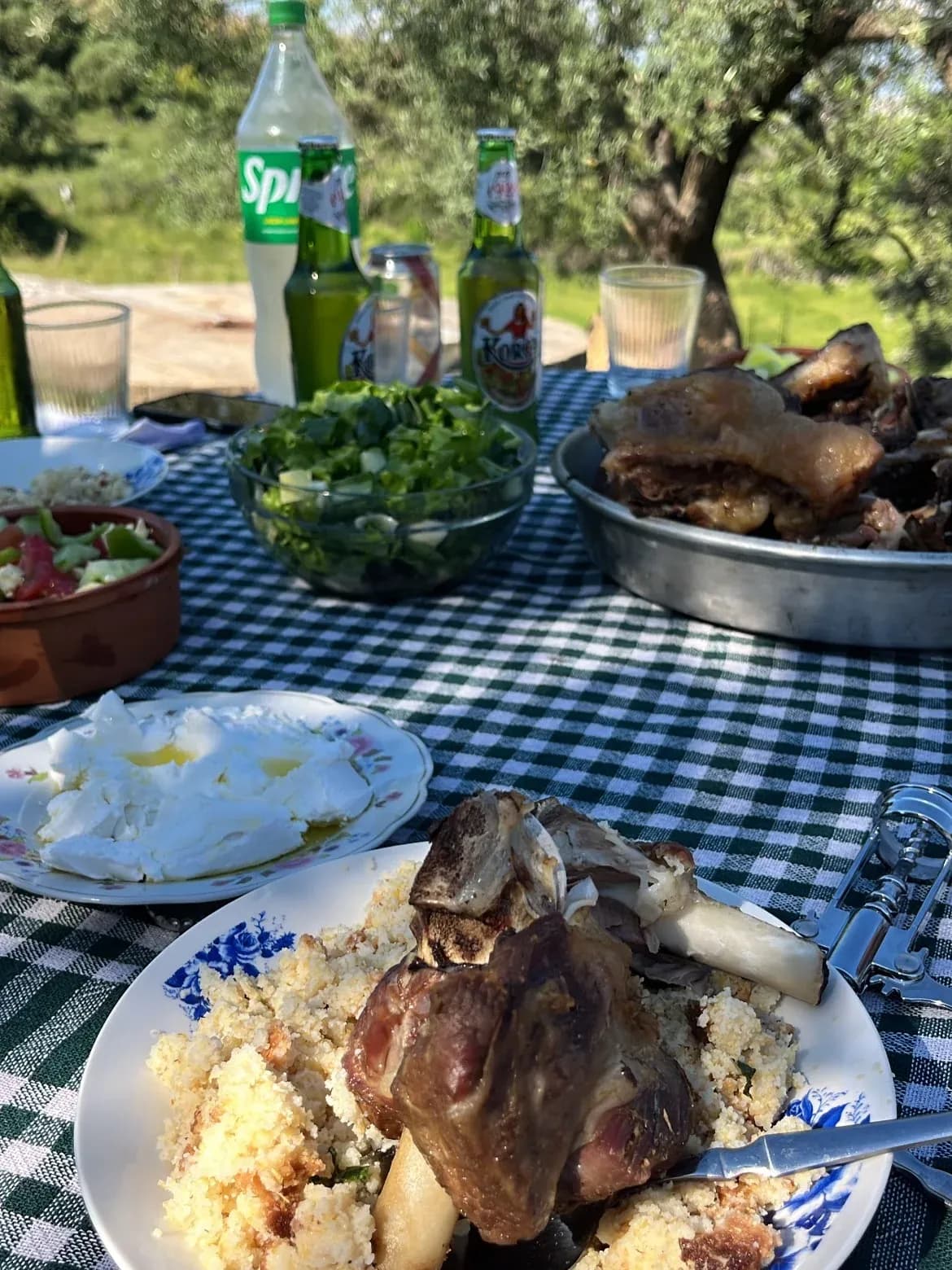 Gëzuar Kurban Bajrami Uroj që kjo festë t’ju sjellë sofrat plot, zemrën të… — Procesi, pamja 6