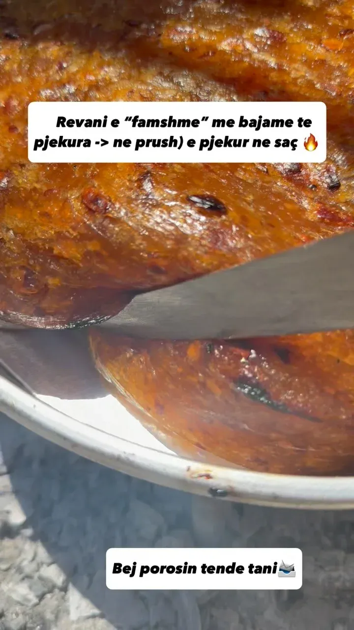 E nisëm javën ëmbël Revani e pjekur në saç,me bajame të pjekura mbi… — Procesi