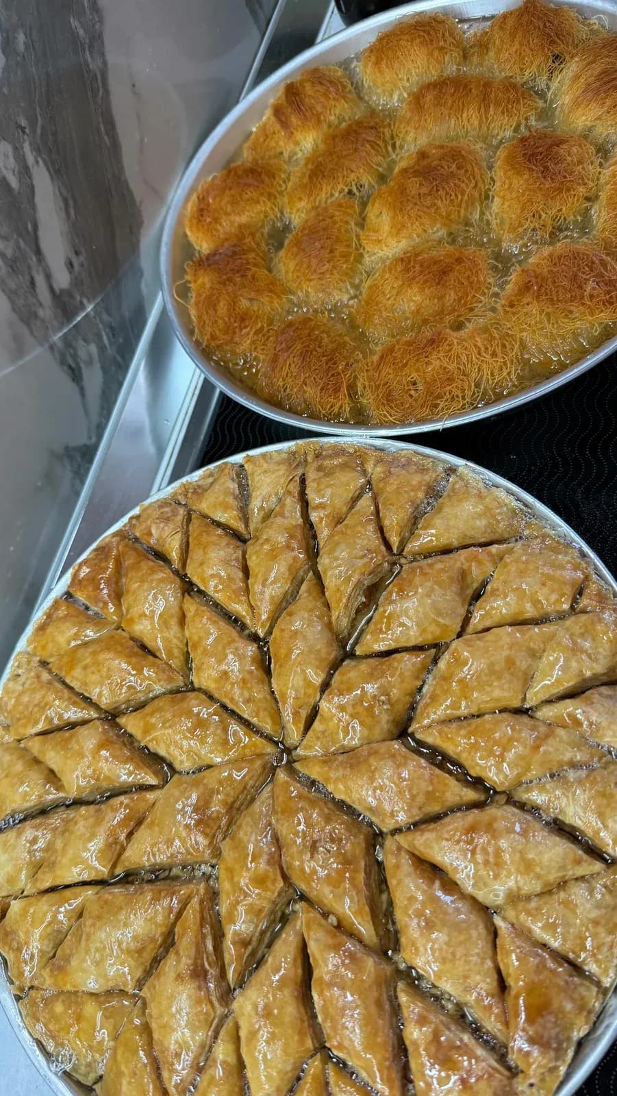 Bakllava me tri shtresa arre, e përgatitur me gjalpë fshati dhe dashni… — Ëmbëlsira