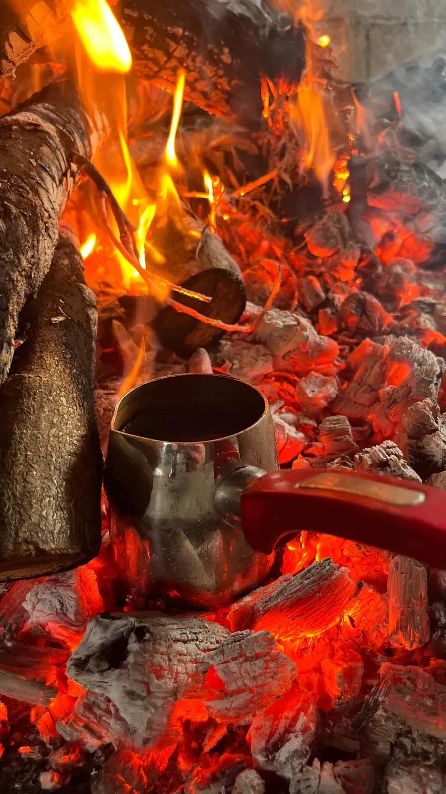 Mirmengjesi Shqiperi🇦🇱 Ejani mikeshat e mia te ju qeras me kafe ne prush… — Procesi