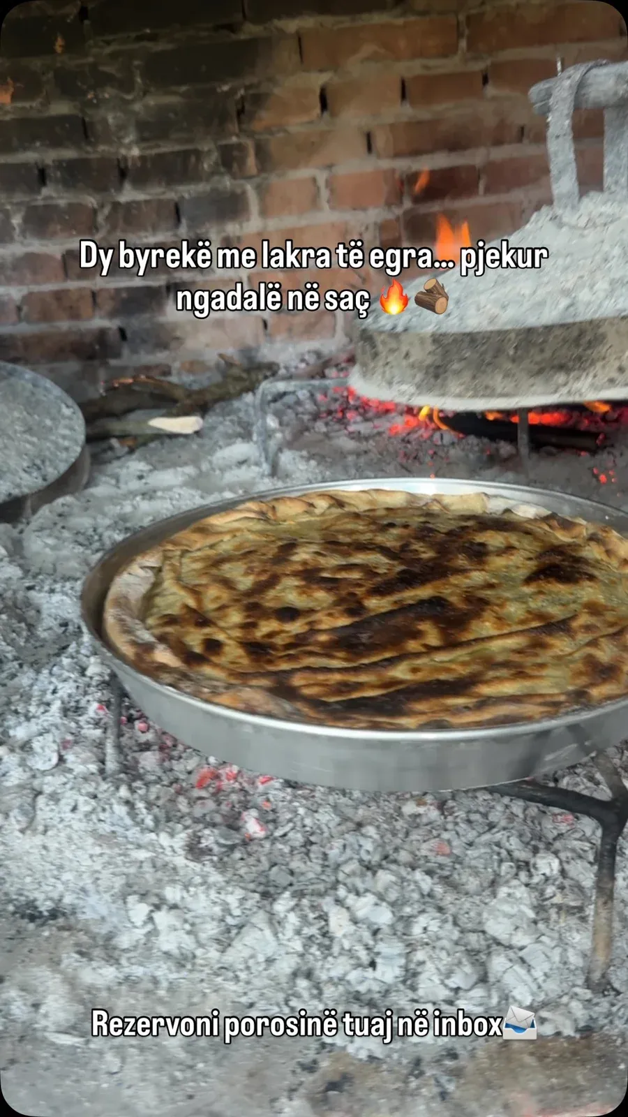 Kur tradita takohet me shijen Dy byrekë me miell integral dhe lakra të… — Procesi