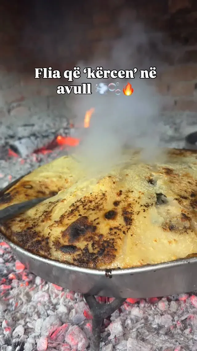 Flia me mazë fshati që kërcen çdo lëvizje e saj lëshon avull magjik dhe… — Byrek & flia