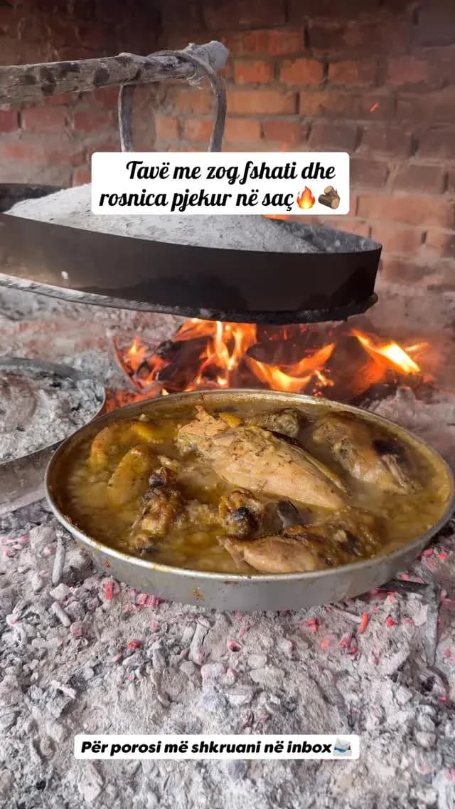 Tavë me rosnica dhe zog fshati, pjekur në saç Një gatim që mbart aromën e… — Tradita