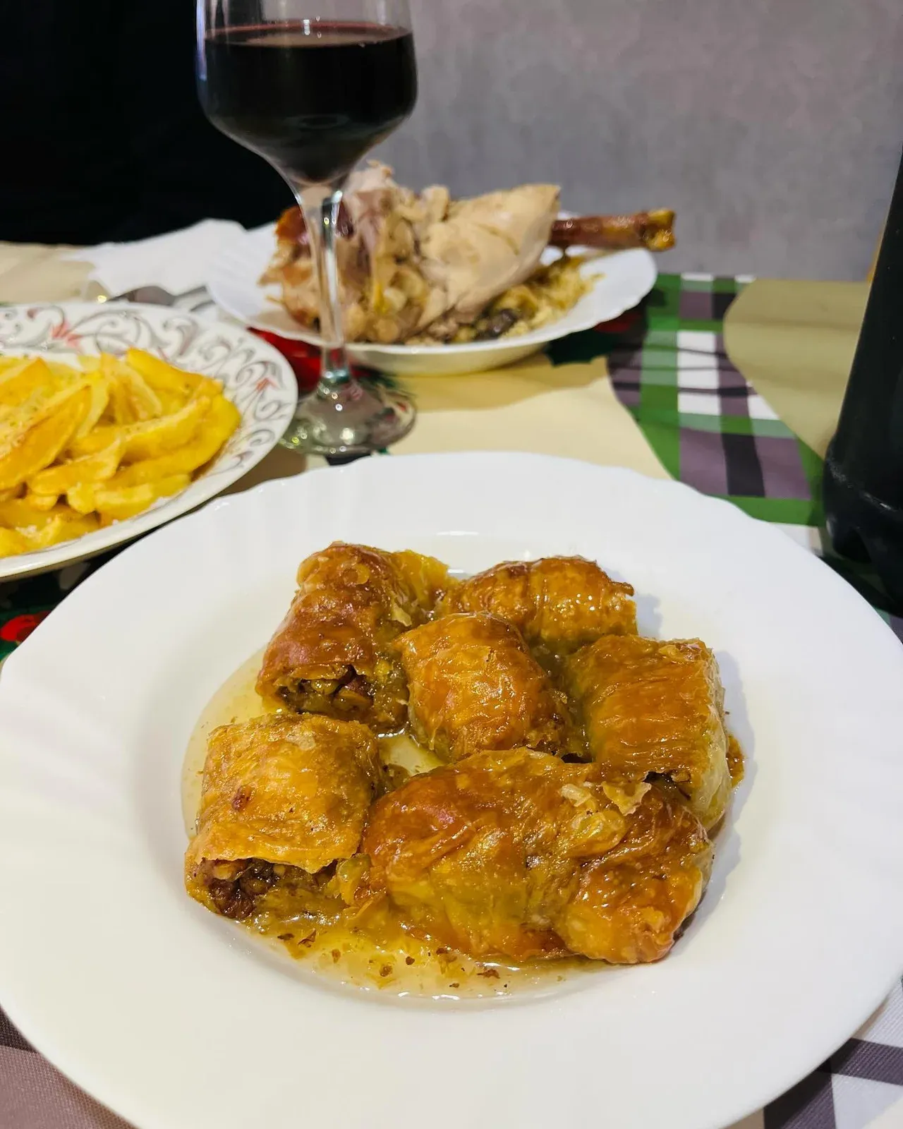 Dhe sic e ka lezeti me gjel deti I bera bashke dyshen fantastike gjelin me… — Procesi, pamja 5