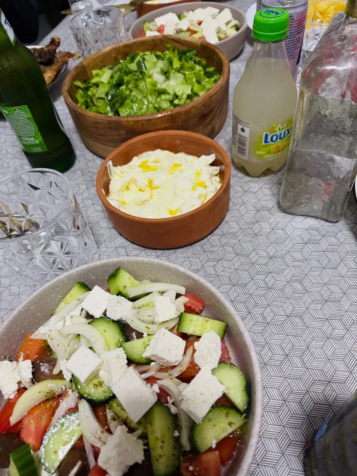 Ka dashuri që s’mund të shpjegohet… vetëm ndjehet. — Tradita, pamja 5