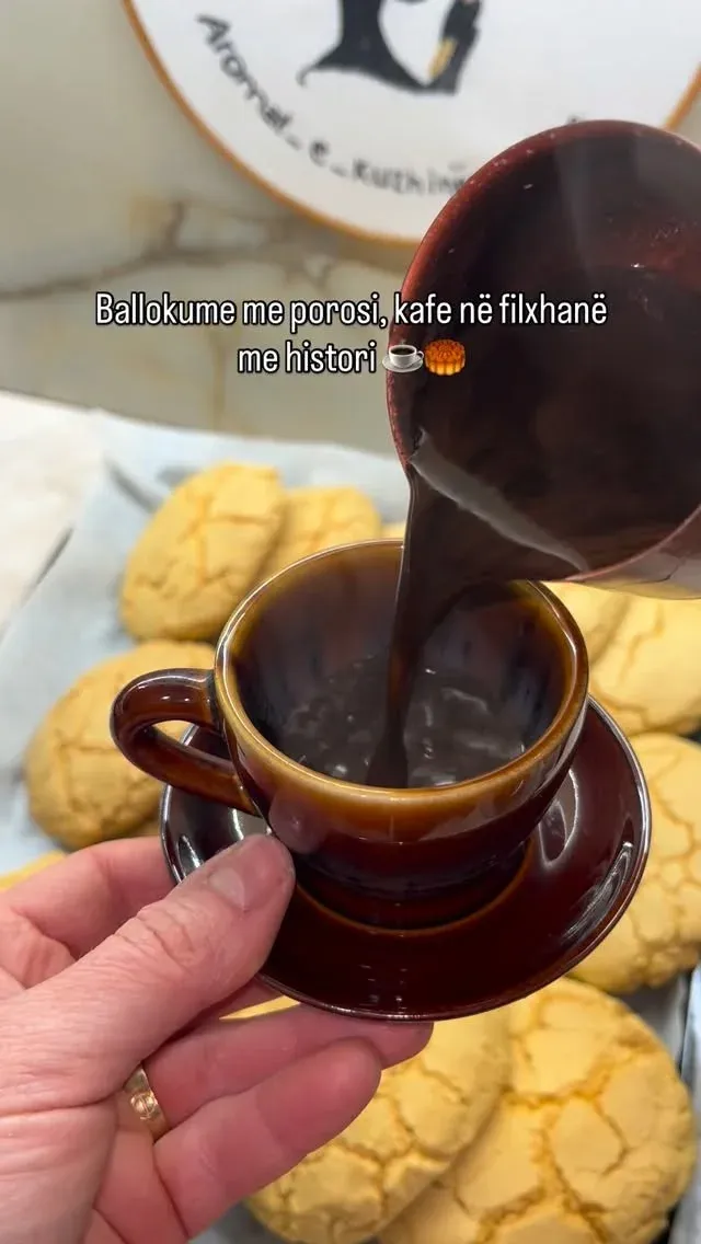 Në proces përgatitjeje…dhe disa të pjekura Ballokume me porosi, tepsia plotë. — Procesi