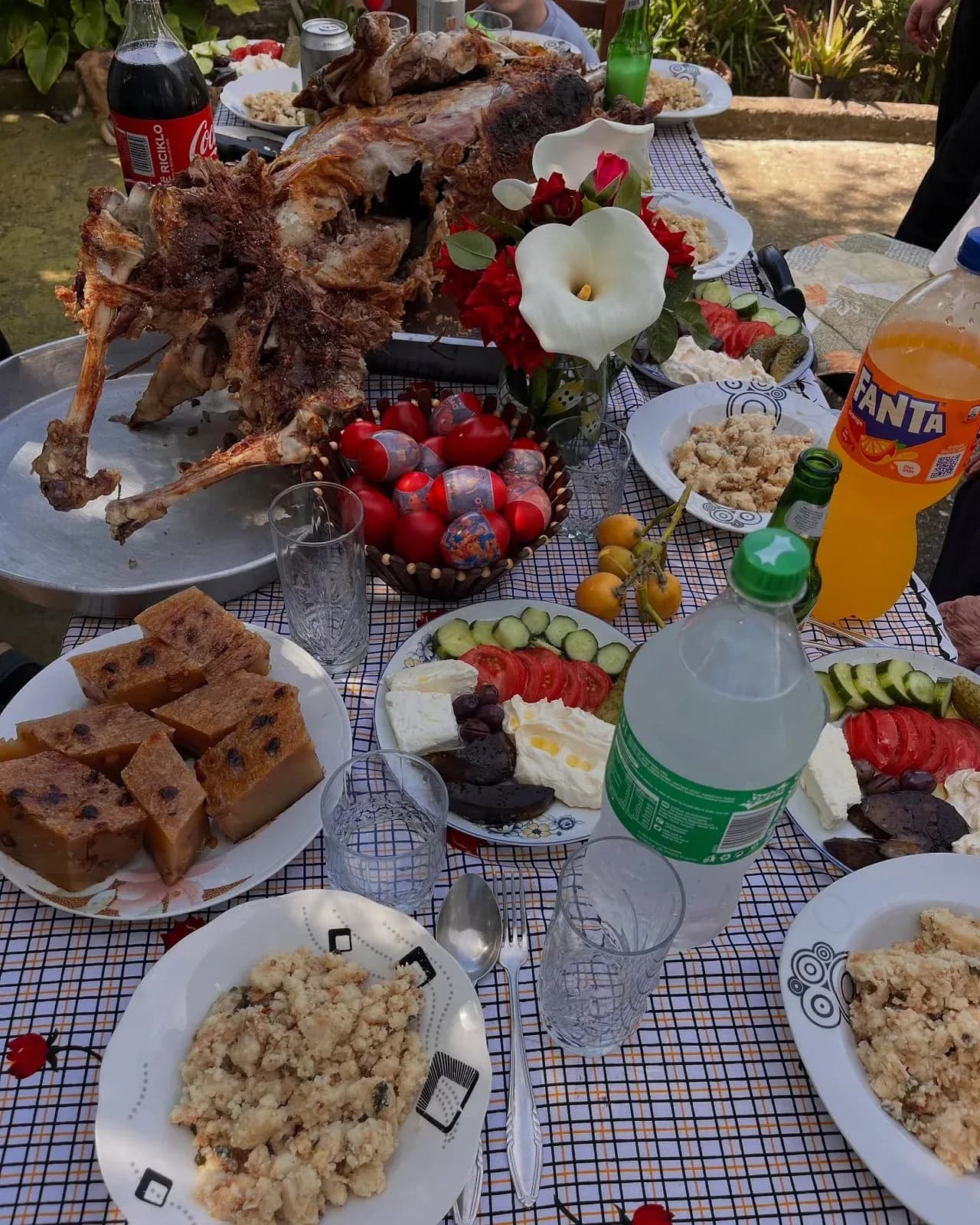 ___PASHKË 2025 Pashkë me ata që ma mbushin shpirtin. — Tradita