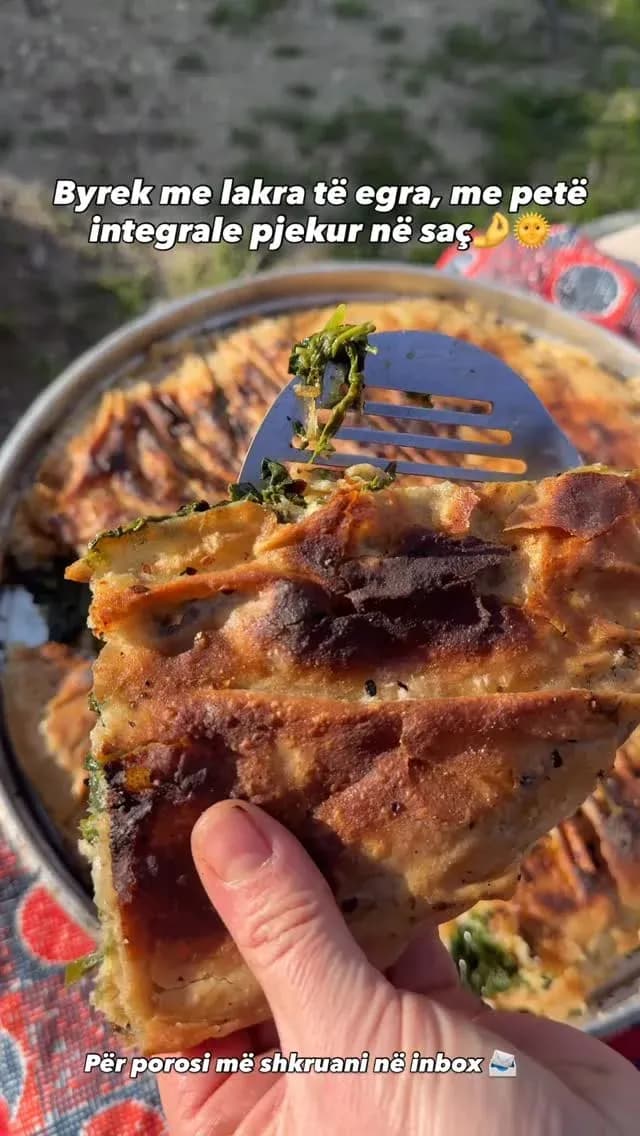Byrek me lakra të egra , pete integrale, pjekur në saç Me ne fund diell…… — Byrek & flia