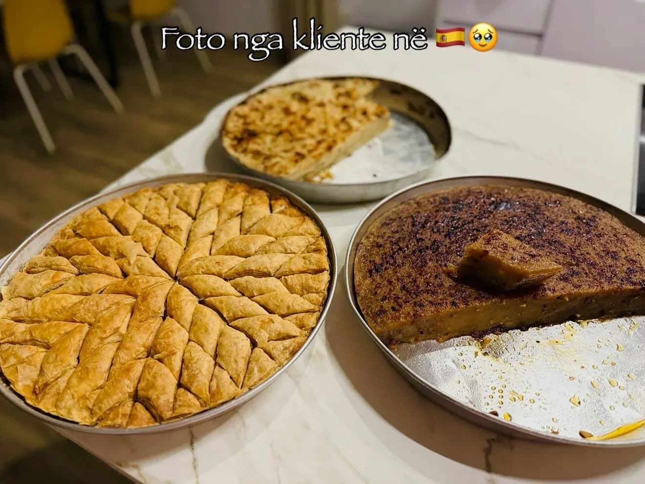 Revania, flia dhe bakllavaja ime… këtë herë morën një udhëtim të bukur dhe… — Ëmbëlsira