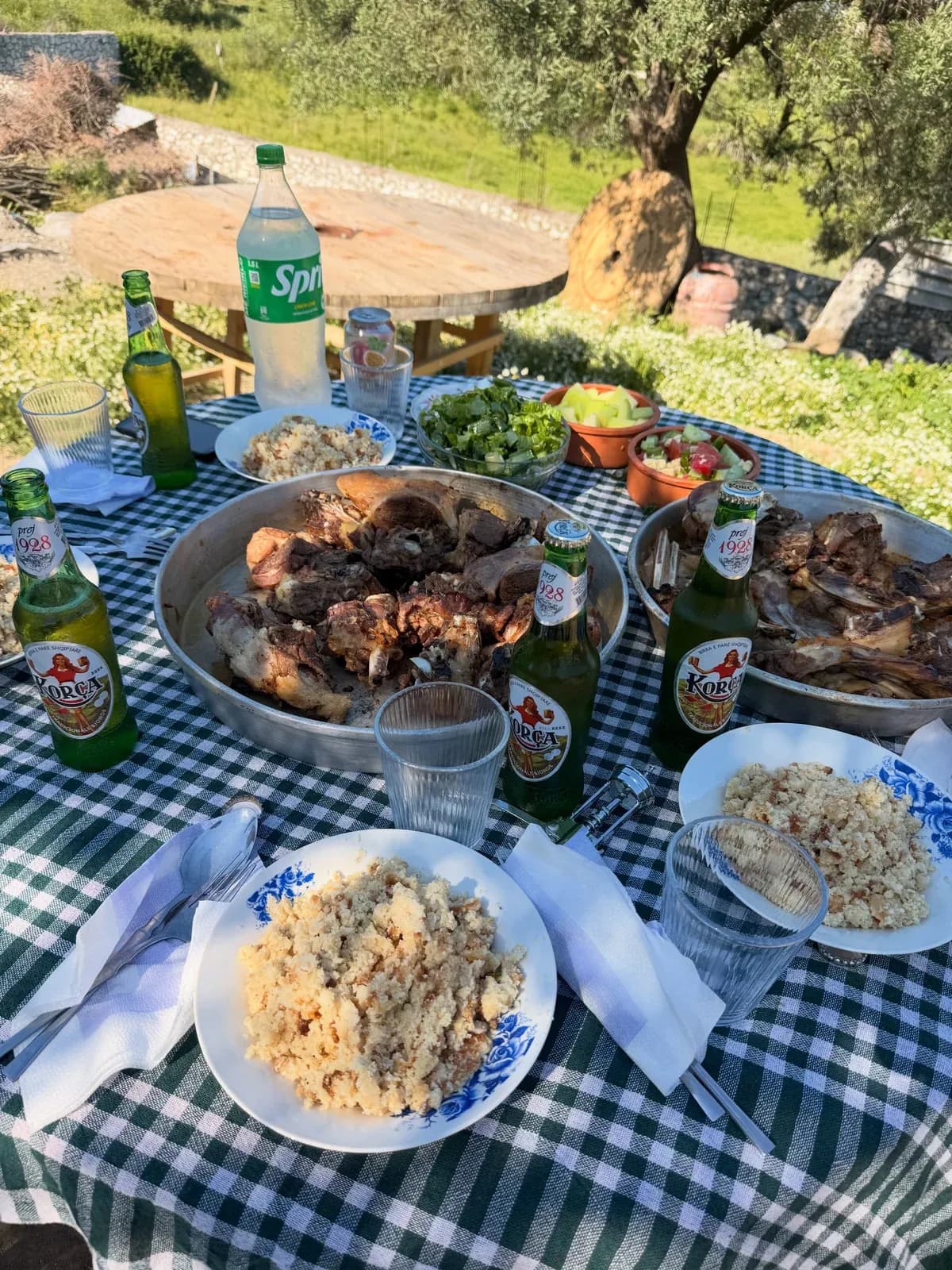 Gëzuar Kurban Bajrami Uroj që kjo festë t’ju sjellë sofrat plot, zemrën të… — Procesi, pamja 9