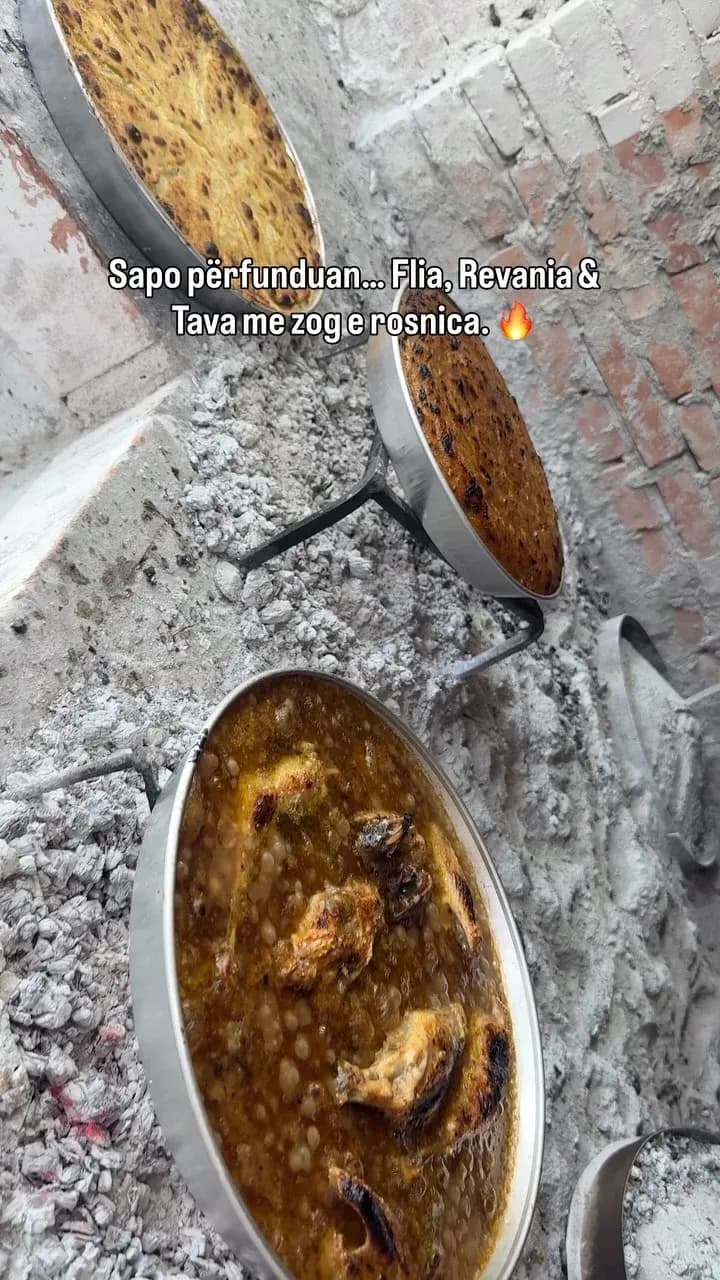 Që në mëngjes herët,orë të tëra pranë zjarrit, me durim dhe përkushtim, që… — Procesi