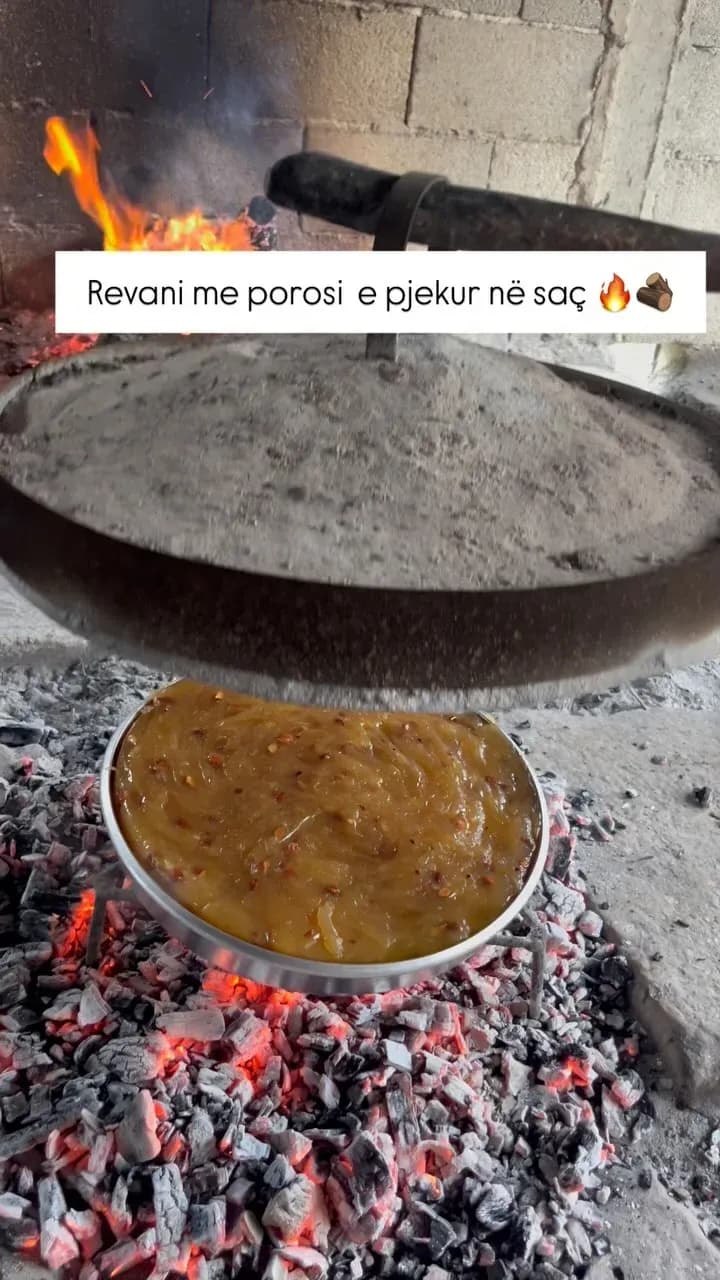 Revani me porosi Nën zjarrin e ngadaltë të saçit, ku çdo copëz merr shijen… — Ëmbëlsira