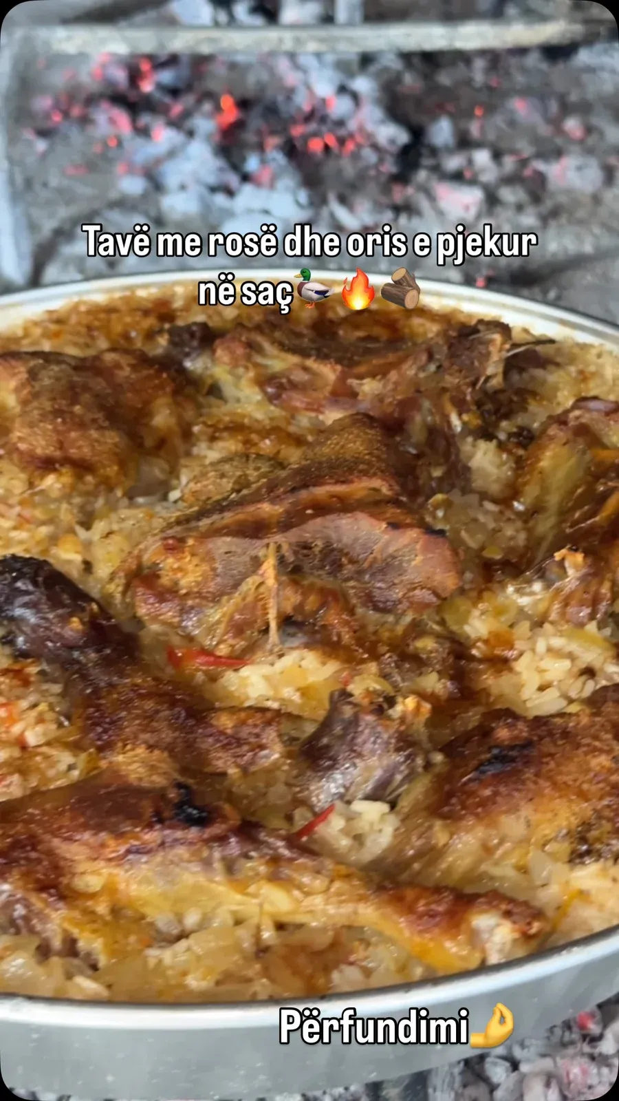Tavë me rosë dhe oriz të pjekur në saç Një shije e përgatitur si dikur… me… — Procesi