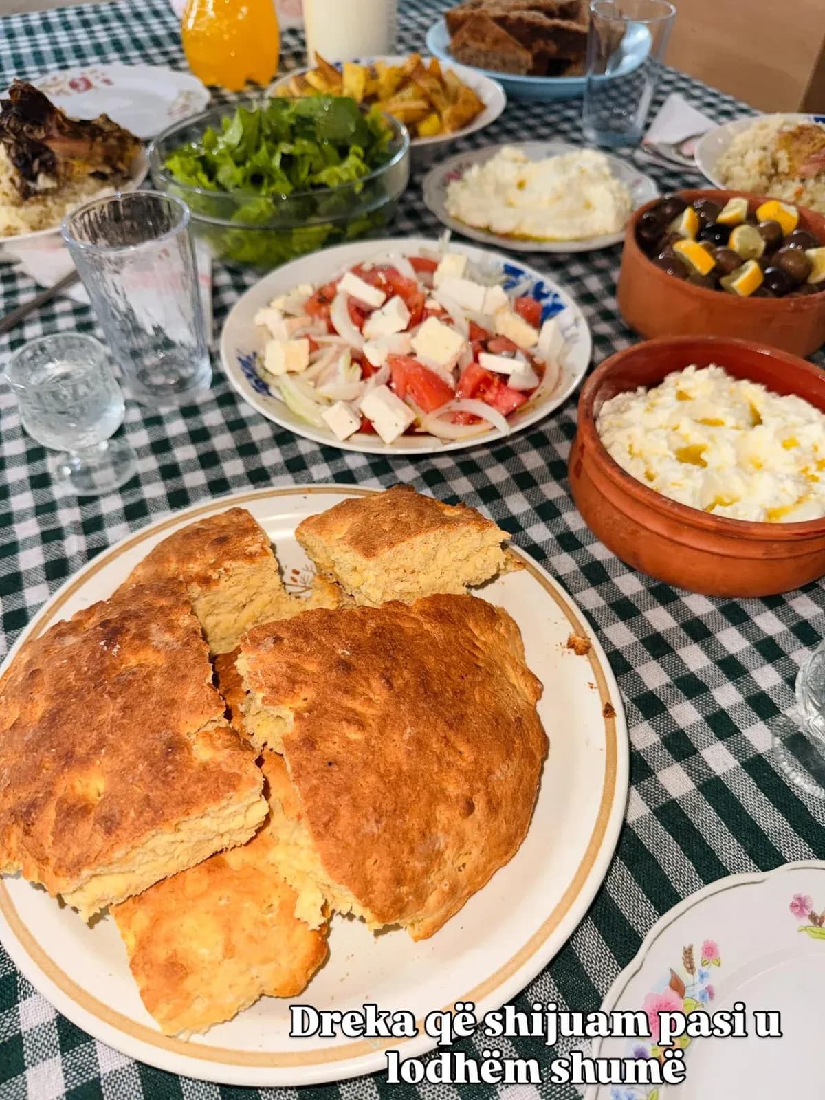 Dreka në fshat Kulac me shëllirë djathi, kos e vezë,tavë me zog e oriz në… — Mish & tava, pamja 10