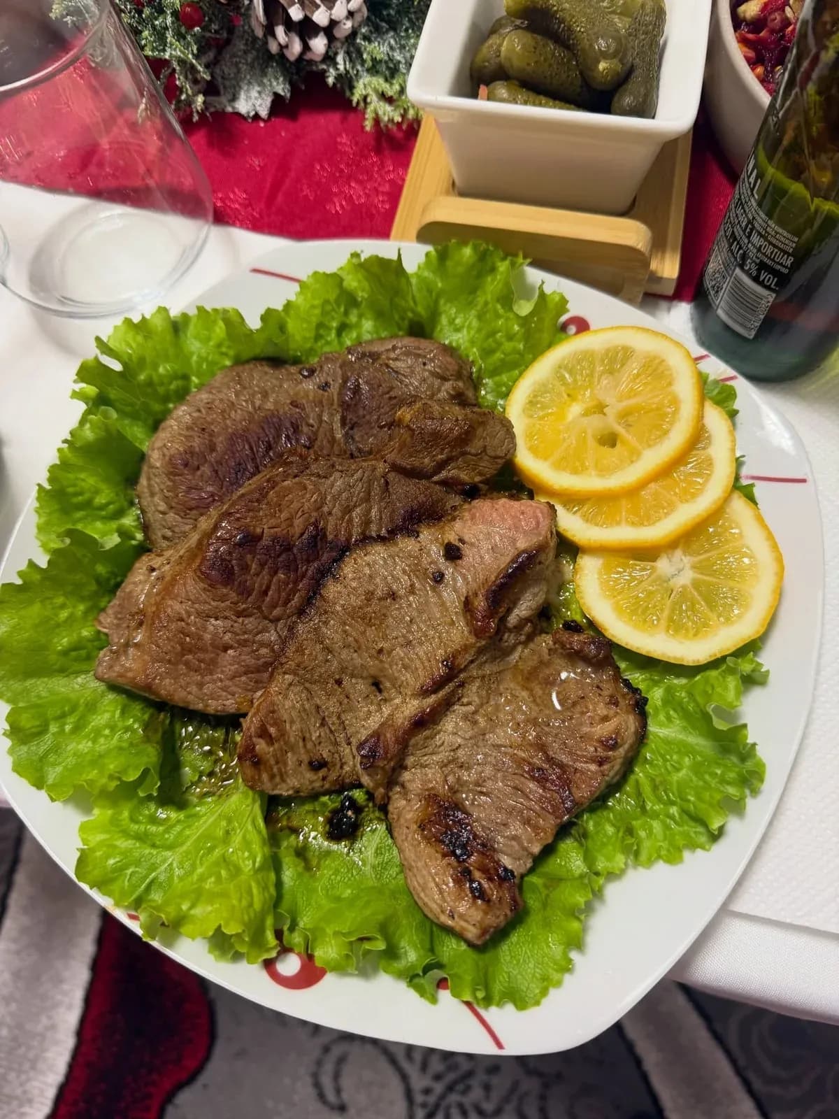 Sofra që na mbledh. — Tradita, pamja 2