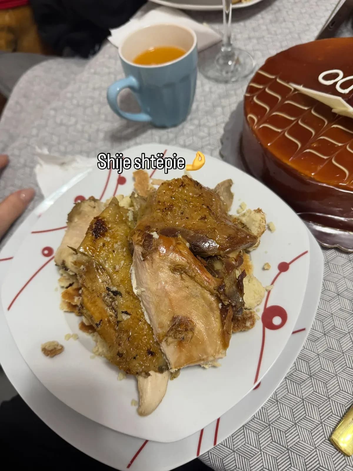 Nuk ishte thjesht ditëlindja jote… ishte një kujtesë e bukur e rrugës sonë. — Të tjera, pamja 6