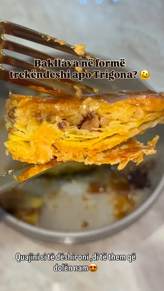 Trigona apo bakllava trekëndëshe ,quajini si të doni, por di t’ju them që… — Byrek & flia