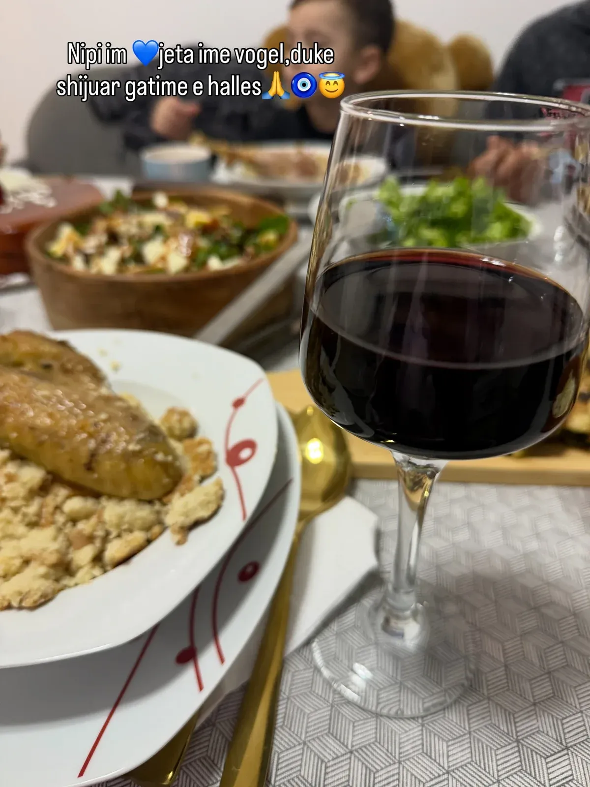 Nuk ishte thjesht ditëlindja jote… ishte një kujtesë e bukur e rrugës sonë. — Të tjera, pamja 3