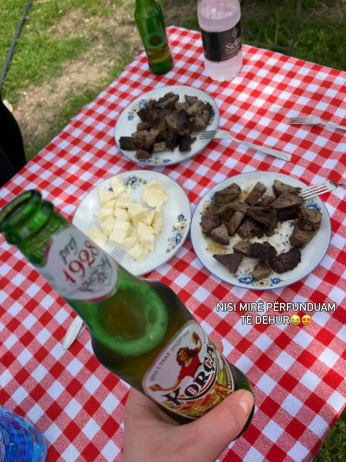Një ditë Pashke mbushur me besim, dashuri dhe momente të thjeshta që… — Tradita, pamja 2